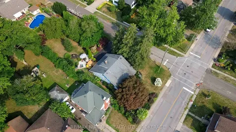 5761 Prince Edward Avenue Niagara Falls ON L2G 5J4