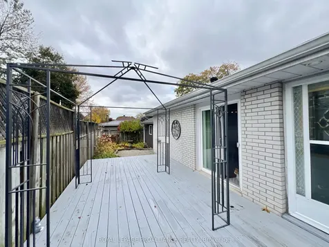 11 Stavebank Road Belleville ON K8P 2N7