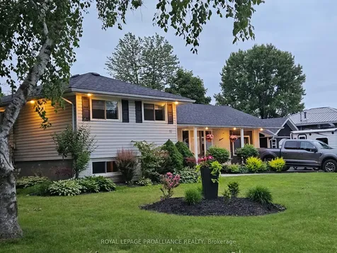 11 Stavebank Road Belleville ON K8P 2N7
