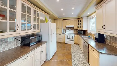11 Stavebank Road Belleville ON K8P 2N7