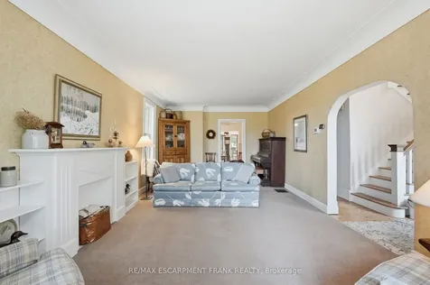 1266 Scenic Drive Hamilton ON L9K 1J6