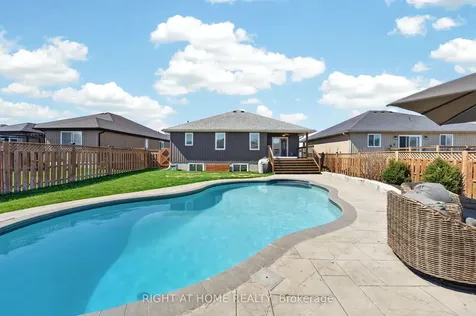 27 Woodburn Drive Quinte West ON K8V 0E1