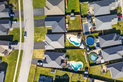 27 Woodburn Drive Quinte West ON K8V 0E1