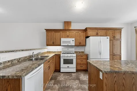 111 King Street East, Unit 14 Street Ingersoll ON N5C 1G8