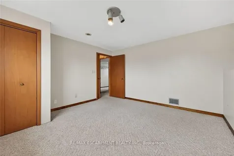 31 Killins Street West Lincoln ON L0R 2A0