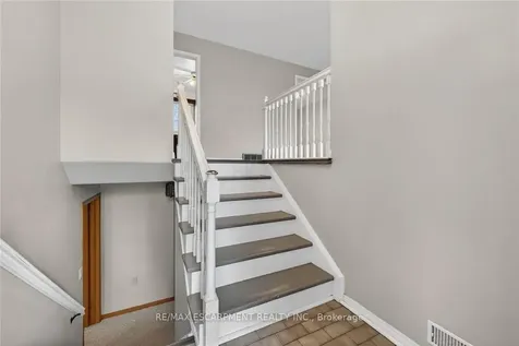 31 Killins Street West Lincoln ON L0R 2A0