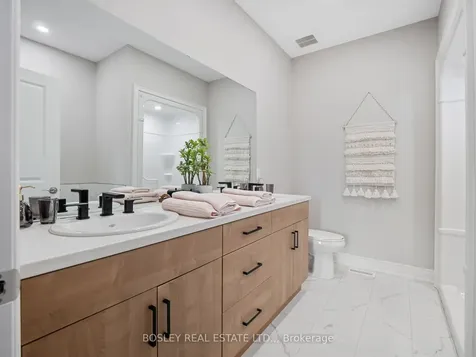 503 Royal Ridge Drive Fort Erie ON L0S 1N0