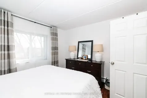 6 Westlake Lane St. Catharines ON L2N 5S3