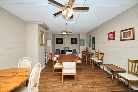 6 Westlake Lane St. Catharines ON L2N 5S3