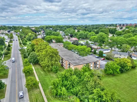 6 Westlake Lane St. Catharines ON L2N 5S3