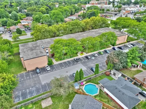 6 Westlake Lane St. Catharines ON L2N 5S3