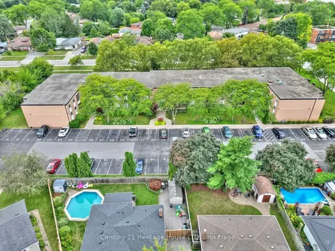 6 Westlake Lane St. Catharines ON L2N 5S3