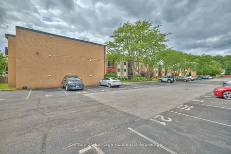 6 Westlake Lane St. Catharines ON L2N 5S3