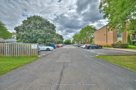 6 Westlake Lane St. Catharines ON L2N 5S3