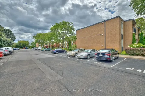 6 Westlake Lane St. Catharines ON L2N 5S3