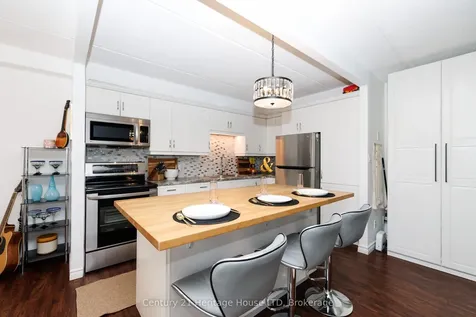 6 Westlake Lane St. Catharines ON L2N 5S3