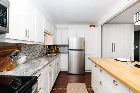 6 Westlake Lane St. Catharines ON L2N 5S3