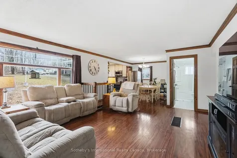 296 High Street Georgian Bay ON P0C 1H0