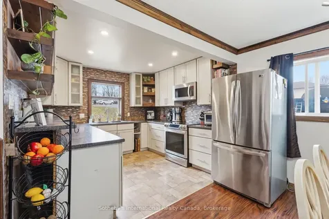 296 High Street Georgian Bay ON P0C 1H0