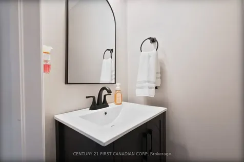 17 Allison Court Strathroy-caradoc ON N7G 4C2