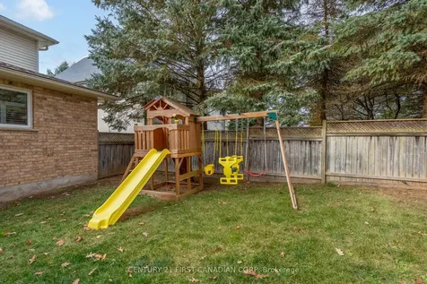 17 Allison Court Strathroy-caradoc ON N7G 4C2