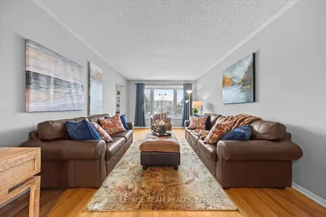 8 Crownridge Drive Kanata ON K2M 2M8