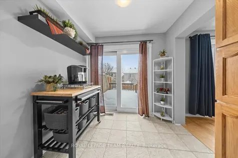 8 Crownridge Drive Kanata ON K2M 2M8