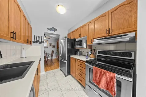 8 Crownridge Drive Kanata ON K2M 2M8