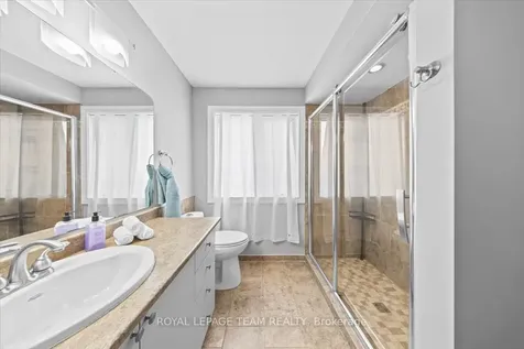 8 Crownridge Drive Kanata ON K2M 2M8