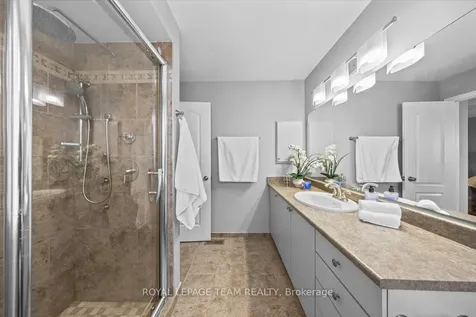 8 Crownridge Drive Kanata ON K2M 2M8