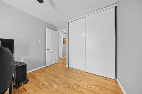 8 Crownridge Drive Kanata ON K2M 2M8