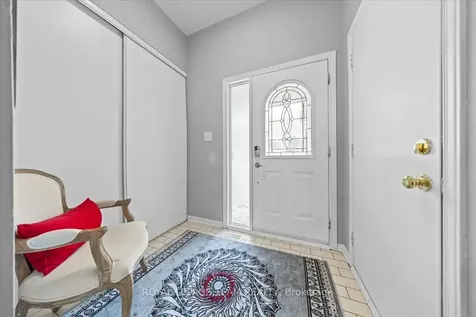 8 Crownridge Drive Kanata ON K2M 2M8