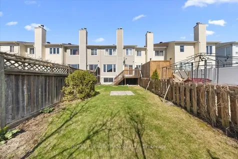 8 Crownridge Drive Kanata ON K2M 2M8