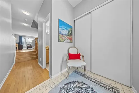 8 Crownridge Drive Kanata ON K2M 2M8