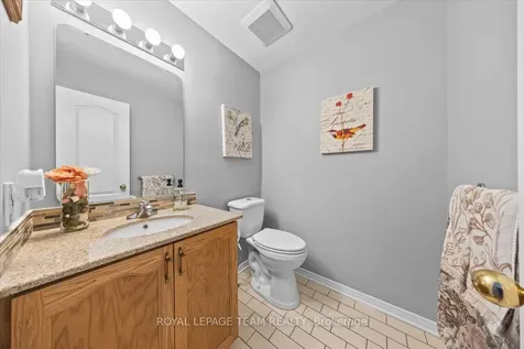 8 Crownridge Drive Kanata ON K2M 2M8