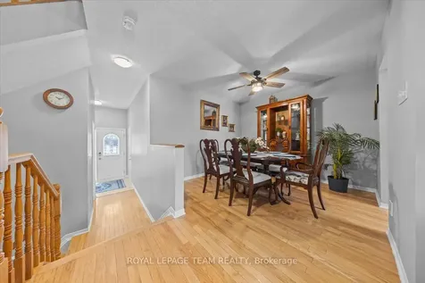 8 Crownridge Drive Kanata ON K2M 2M8