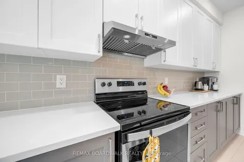 302 Haliburton Heights Kanata ON K2S 1S3
