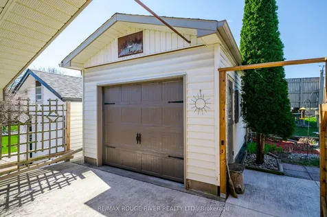 712 Otonabee Drive Peterborough ON K9J 7P9