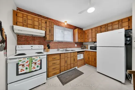 34 Enfield Crescent Brantford ON N3P 1B2