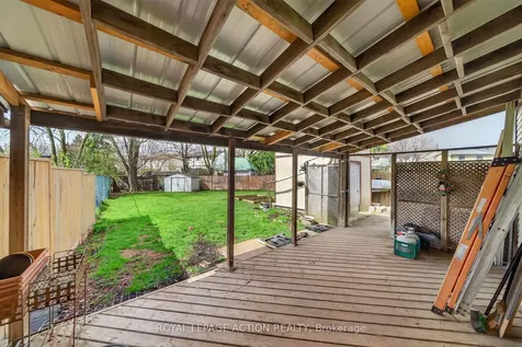 34 Enfield Crescent Brantford ON N3P 1B2