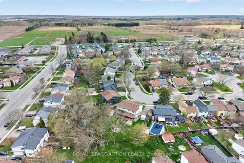 34 Enfield Crescent Brantford ON N3P 1B2
