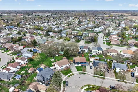 34 Enfield Crescent Brantford ON N3P 1B2
