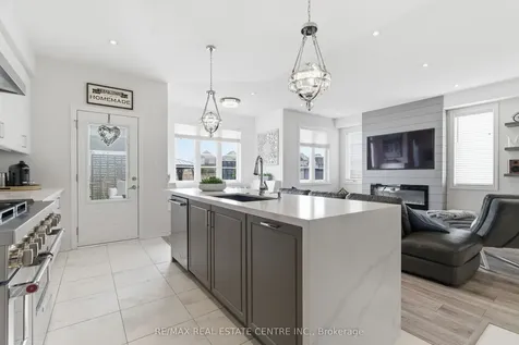 27 Gibbs Way Centre Wellington ON N1M 0G7