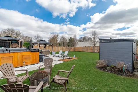 27 Gibbs Way Centre Wellington ON N1M 0G7