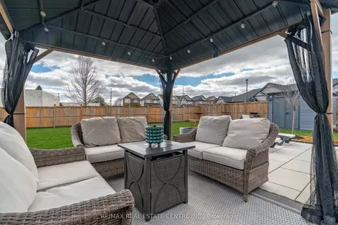 27 Gibbs Way Centre Wellington ON N1M 0G7