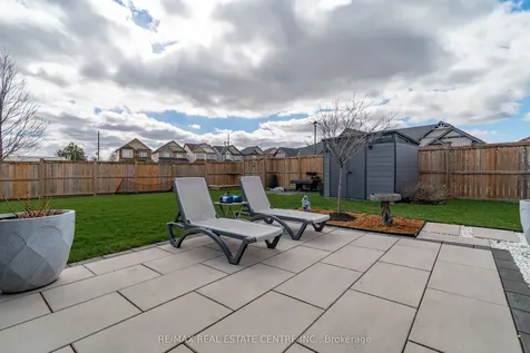 27 Gibbs Way Centre Wellington ON N1M 0G7