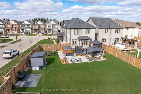 27 Gibbs Way Centre Wellington ON N1M 0G7