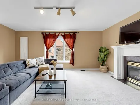 11 Diamond Court Hamilton ON L9C 7V5