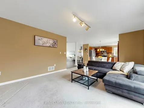 11 Diamond Court Hamilton ON L9C 7V5