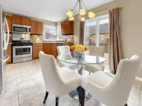 11 Diamond Court Hamilton ON L9C 7V5
